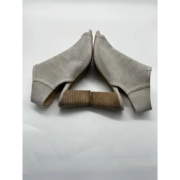 Adam Tucker Rowan Leather Perforated Stacked Heel Sandals Open Toe Gray Size 8 - Picture 6 of 10